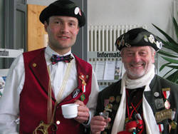 Bild zeigt zwei Fasnets-Narren